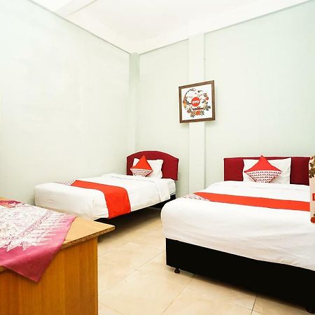 Kartika Syariah Homestay By Stayku Surabaya Eksteriør billede