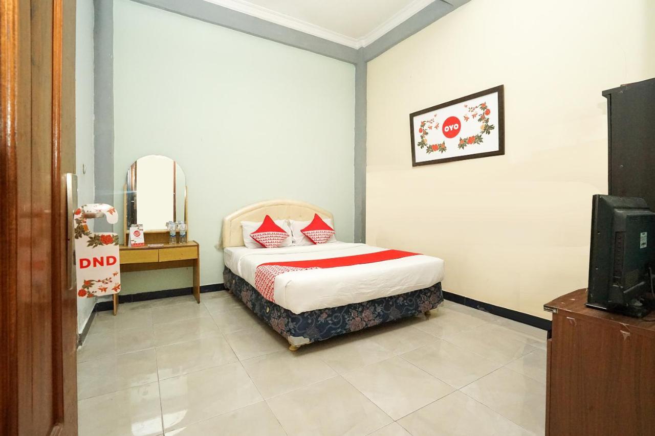 Kartika Syariah Homestay By Stayku Surabaya Eksteriør billede