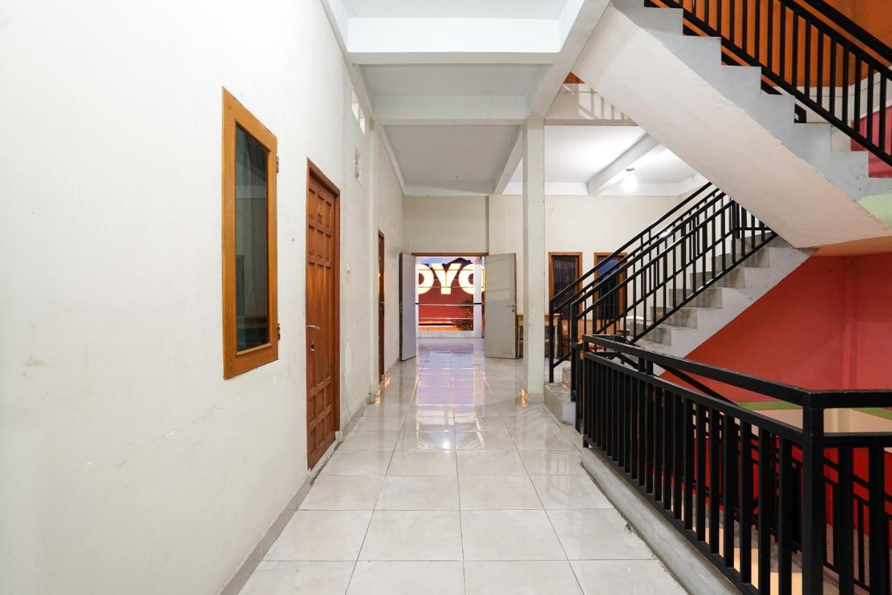Kartika Syariah Homestay By Stayku Surabaya Eksteriør billede