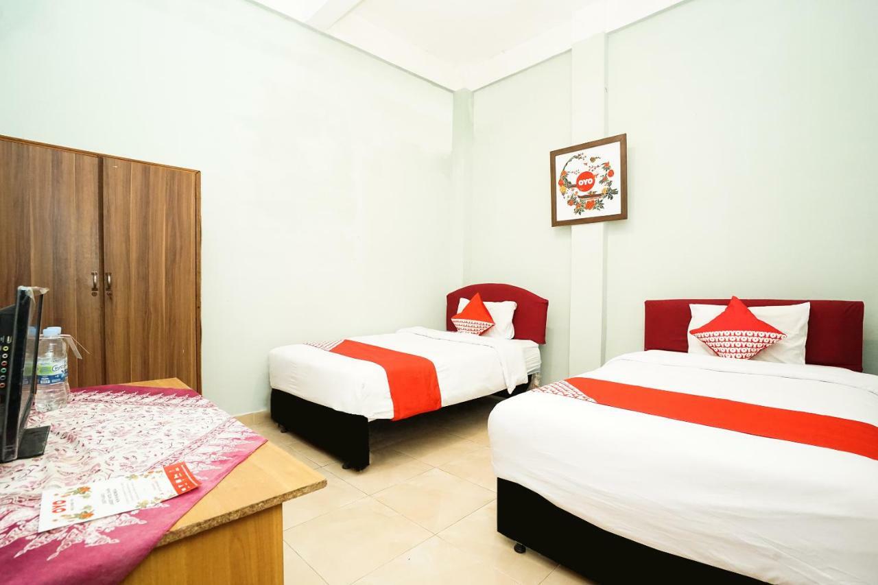Kartika Syariah Homestay By Stayku Surabaya Eksteriør billede