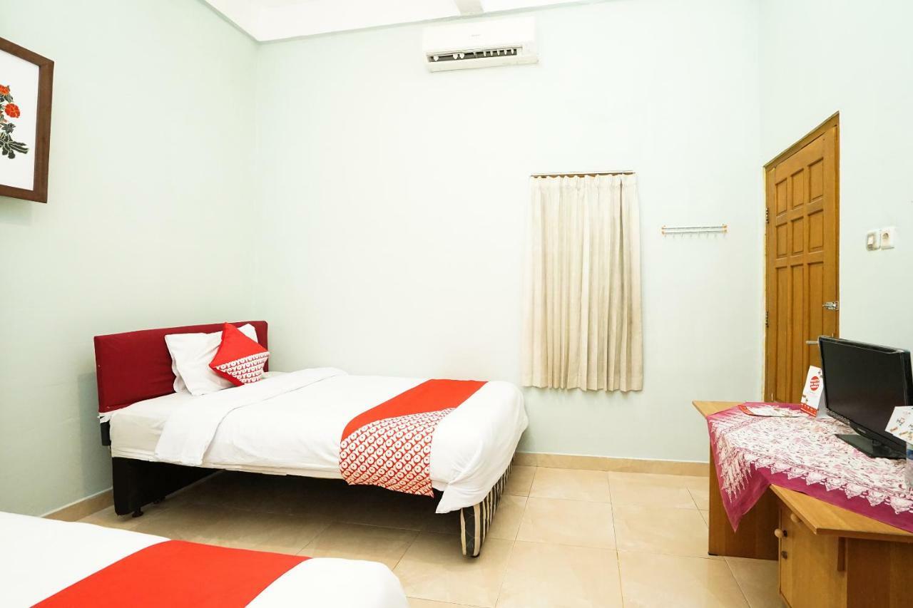 Kartika Syariah Homestay By Stayku Surabaya Eksteriør billede