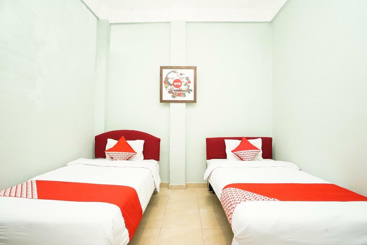 Kartika Syariah Homestay By Stayku Surabaya Eksteriør billede