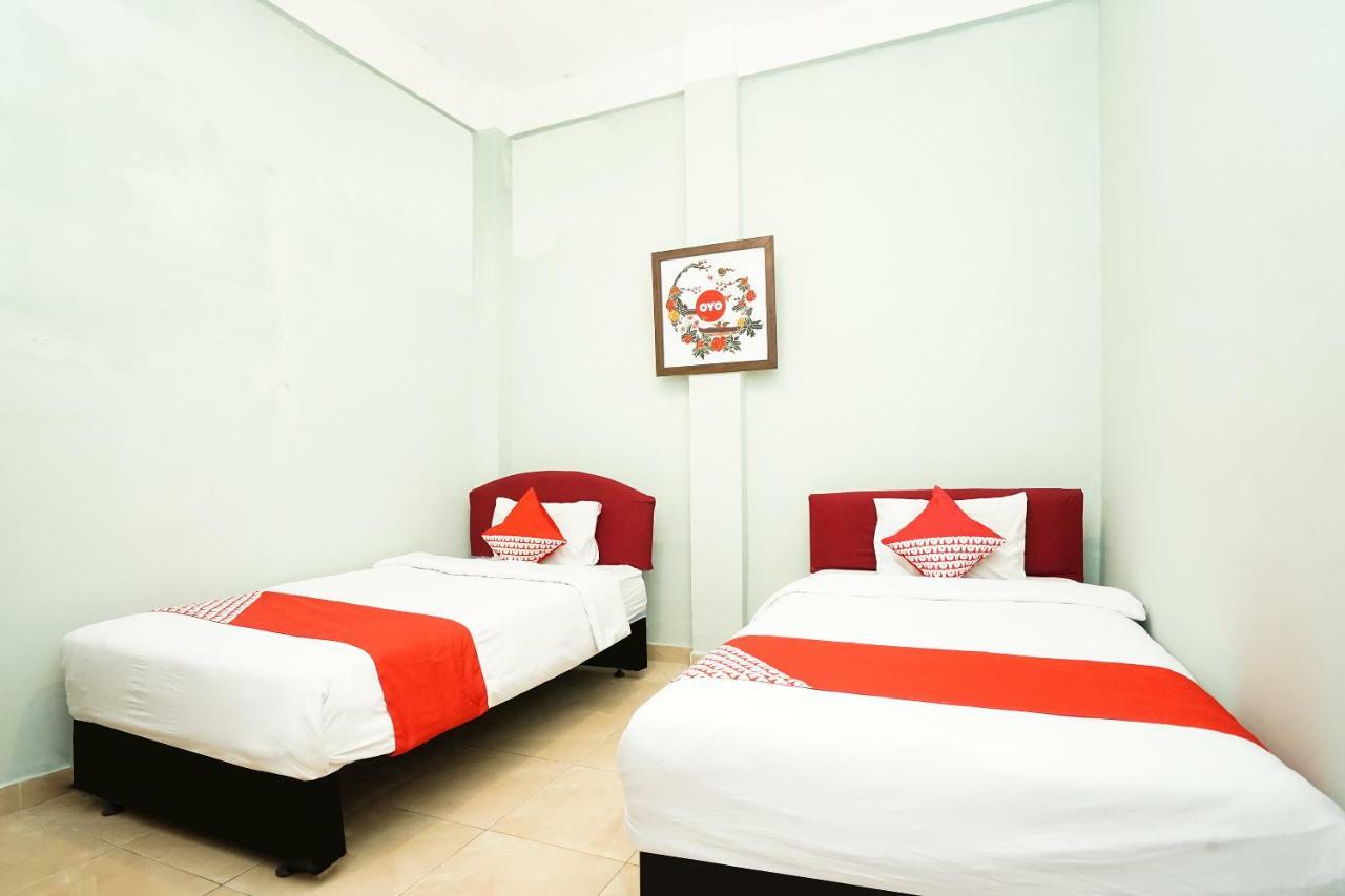 Kartika Syariah Homestay By Stayku Surabaya Eksteriør billede